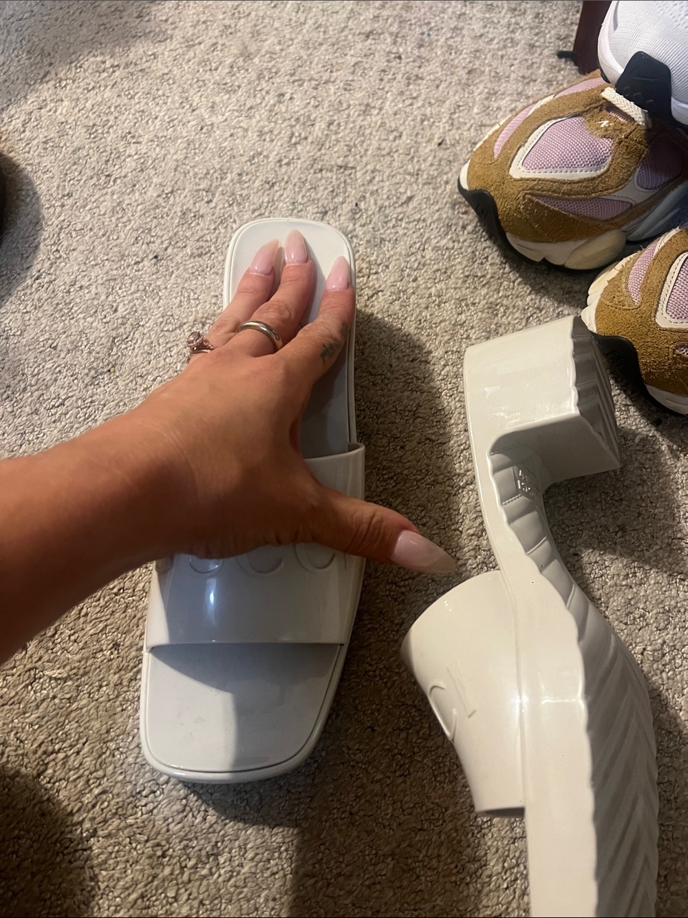 SHEIN White Embossed Slide Mules - Picture 3 of 3